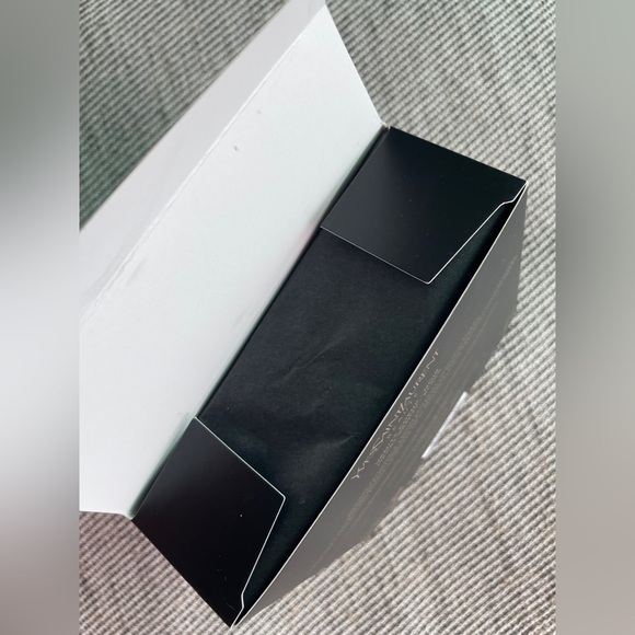 Yves Saint Laurent Black Heart Vanity Box - Picture 10 of 12